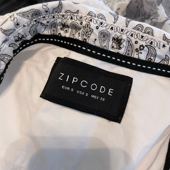 Zipcode White & Paisley Button Down - Picture 4 of 5